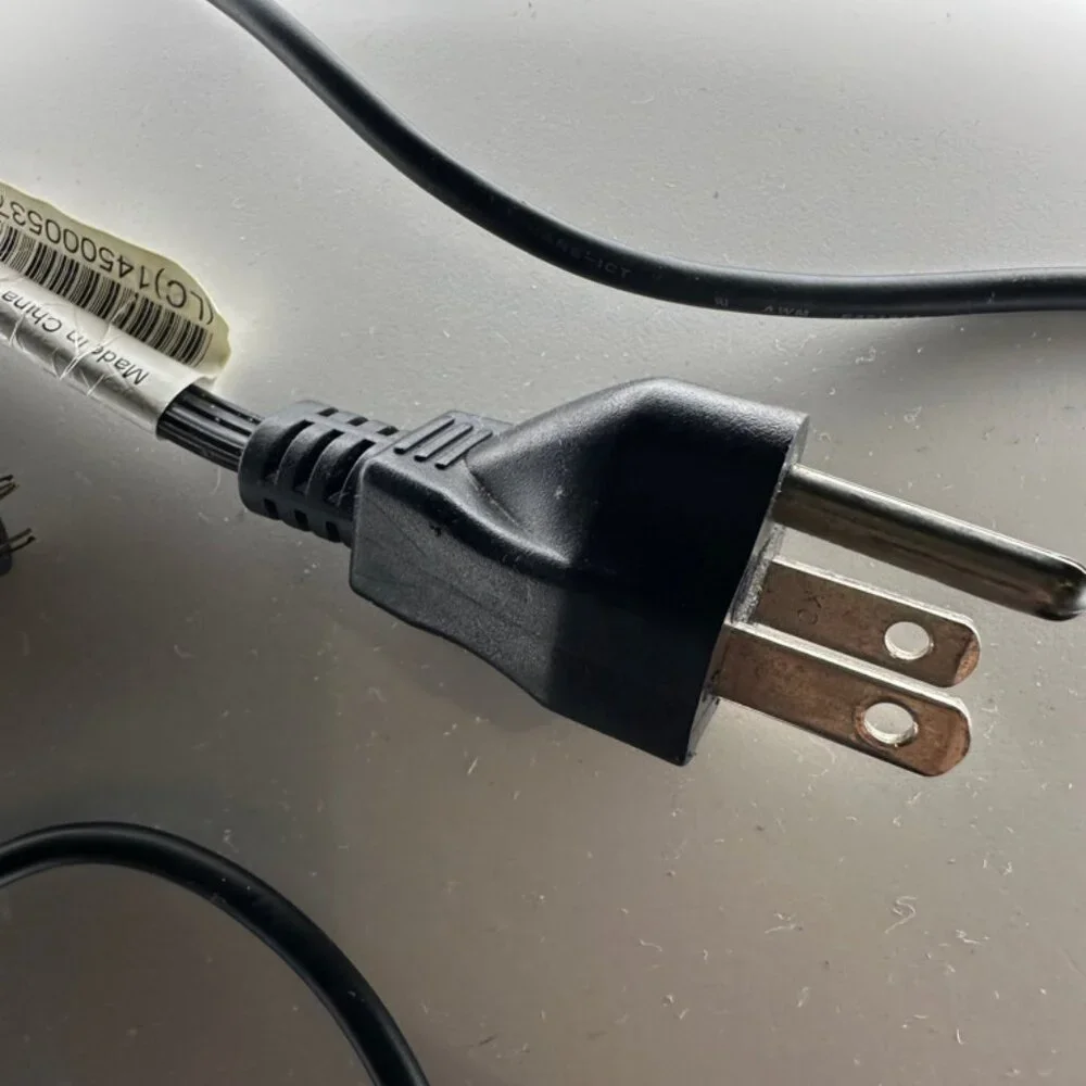 Lenovo A/C Adpater USB Type C Broken charger
